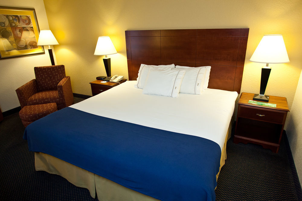 Holiday Inn Express Richmond I-64 Short Pump Area, An Ihg Hotel Eksteriør billede